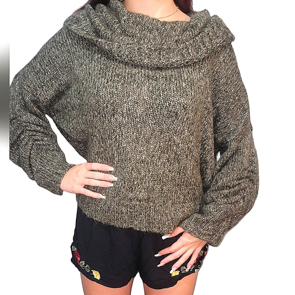 Grey Loose Turtle Neck Sweater | Cinched Forearms | Medium